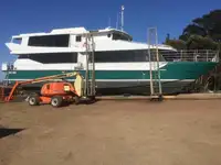 မော်တော်ရေယာဉ် ရောင်းရန်