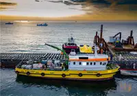 လှေတွေနဲ့ အလုပ်လုပ်တယ်။ ရောင်းရန်