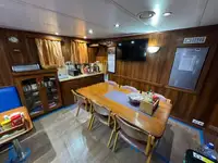 ကွန်တိန်နာသင်္ဘော ရောင်းရန်